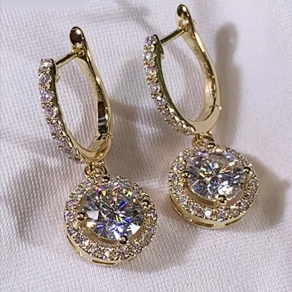 ππNEWππ GORGEOUS!! CZ Drop Dangle Earrings in GOLD Plating - Picture 1 of 16